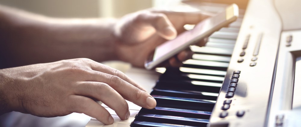 Sign up for an online piano course